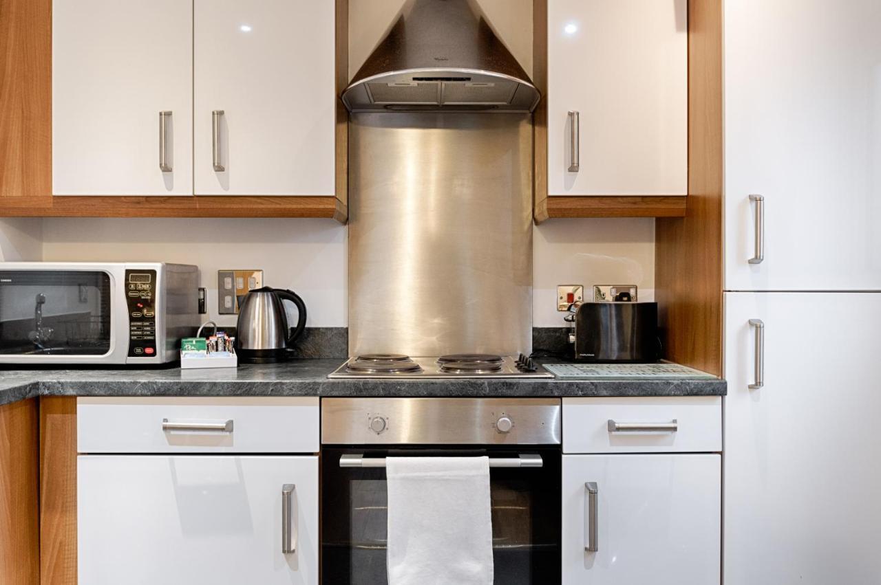 شقة Parking, Balcony, Fully Equipped Kitchen سوانسي المظهر الخارجي الصورة