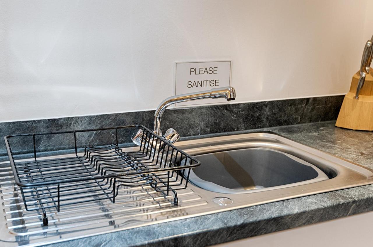 شقة Parking, Balcony, Fully Equipped Kitchen سوانسي المظهر الخارجي الصورة